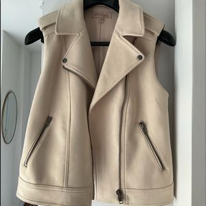 Philosophy Vest- SIZE M